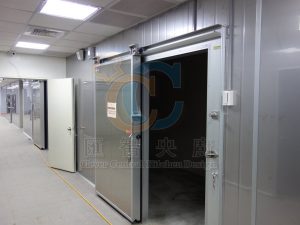 拉門式冷凍庫門，輕鬆省力節省空間